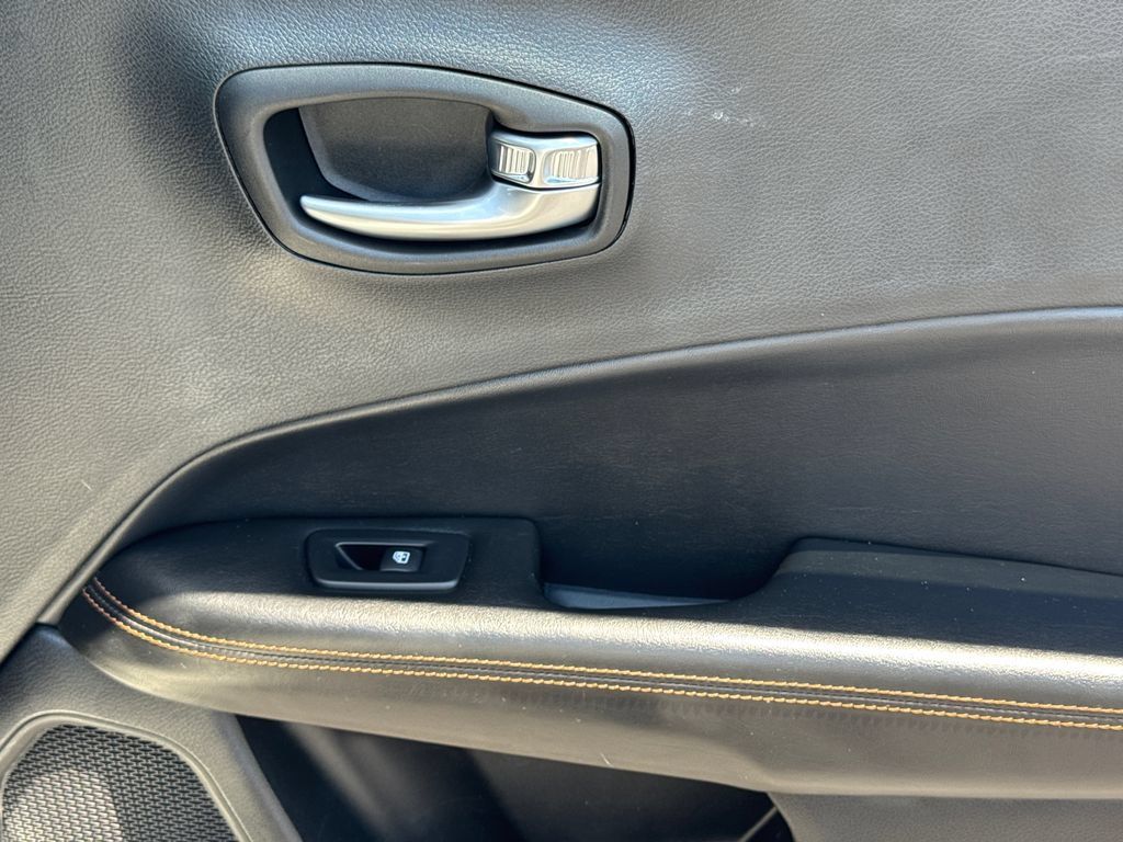 Used 2019 Jeep Compass Limited FWD image 16