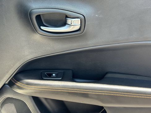 Used 2019 Jeep Compass Limited FWD image 16