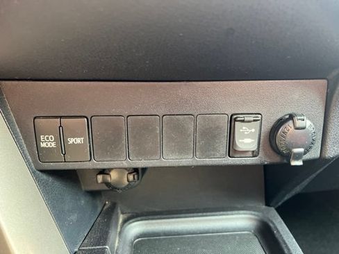 Used 2016 Toyota RAV4 XLE w/ Protection Package AWD/4WD image 27