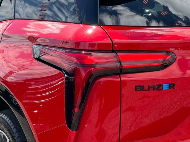 Used 2024 Chevrolet Blazer EV RS AWD/4WD image 10