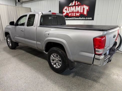 Used 2016 Toyota Tacoma SR5 w/ SR5 Appearance Package (SN) AWD/4WD image 6