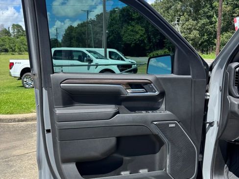 Used 2025 Chevrolet Silverado 1500 RST w/ Convenience Package II RWD image 7