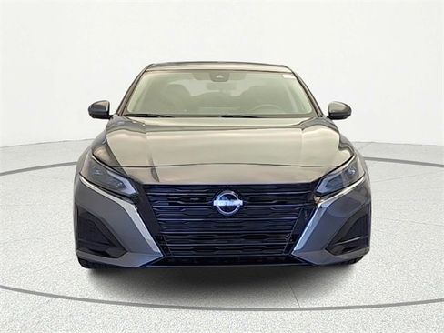 Used 2023 Nissan Altima 2.5 SL image 2