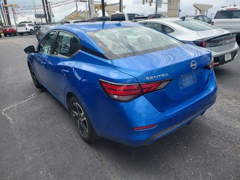 Used 2025 Nissan Sentra SV FWD image 3