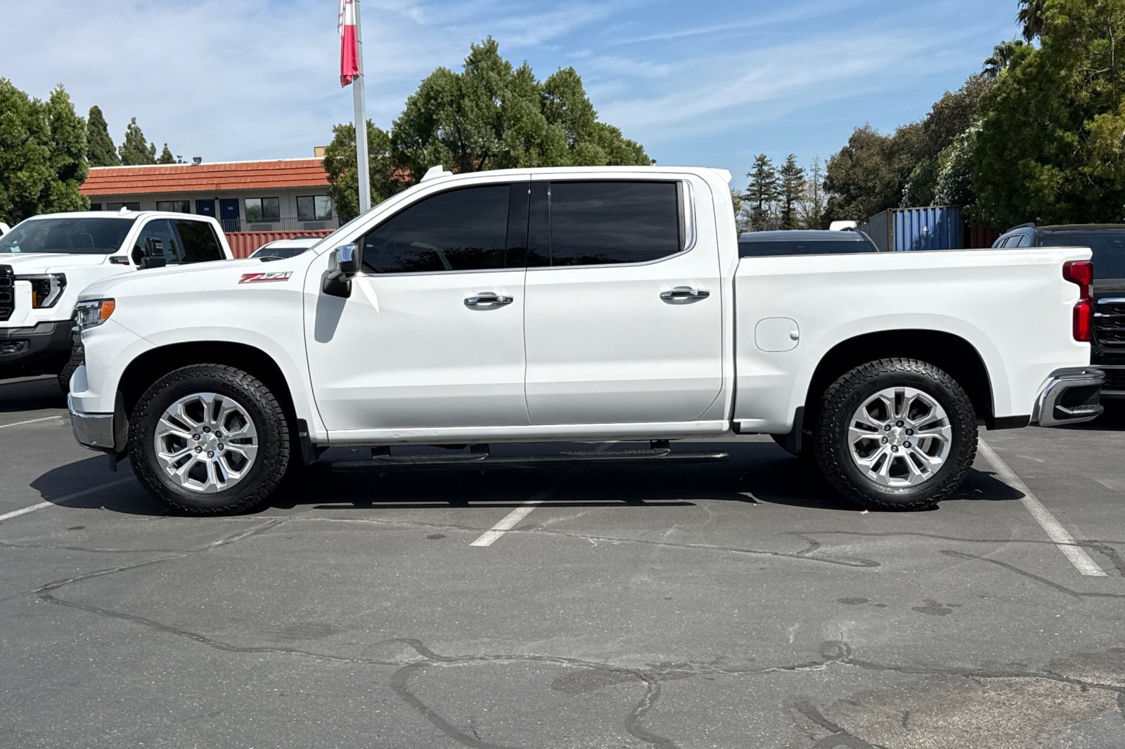 Used 2023 Chevrolet Silverado 1500 LTZ w/ LTZ Convenience Package II AWD/4WD image 8