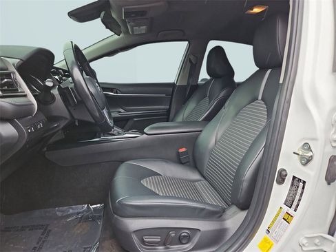Used 2020 Toyota Camry SE image 20