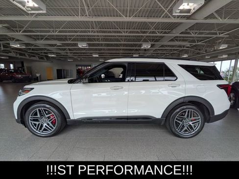 Used 2025 Ford Explorer ST image 5