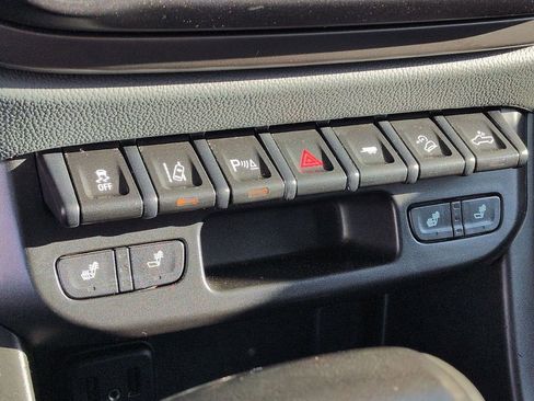 Used 2021 Chevrolet Colorado Z71 w/ Z71 Midnight Edition image 23