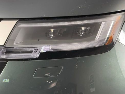 Used 2024 Land Rover Range Rover SE AWD/4WD image 12