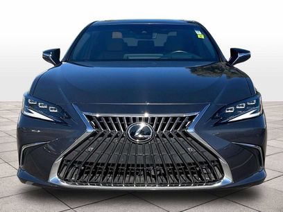 Used 2025 Lexus ES 300h w/ Premium Package