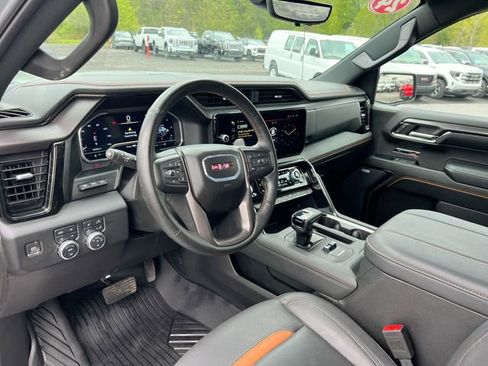 Used 2024 GMC Sierra 1500 AT4 w/ Technology Package AWD/4WD image 10