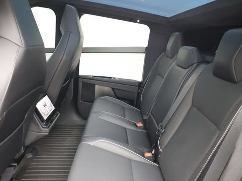 Used 2024 Tesla Cybertruck AWD Crew Cab image 27