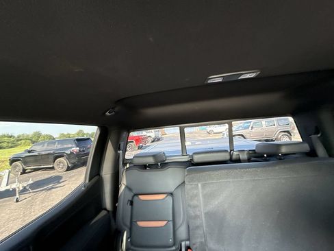 Certified 2021 GMC Sierra 1500 AT4 w/ AT4 Value Package AWD/4WD image 11