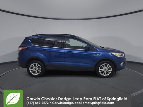 Used 2018 Ford Escape SE FWD image 17