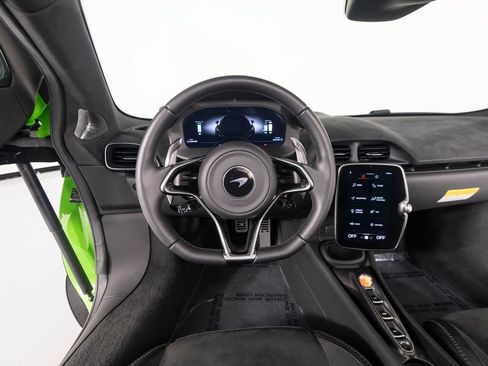Used 2025 McLaren Artura Spider RWD image 20