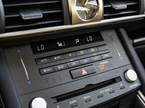 Used 2019 Lexus IS 350 image 26