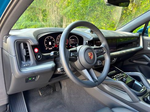 Certified 2026 Porsche Cayenne AWD/4WD image 4
