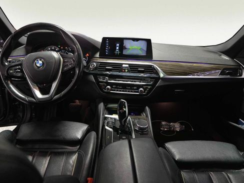 Used 2018 BMW 530i xDrive w/ Premium Package AWD/4WD image 12