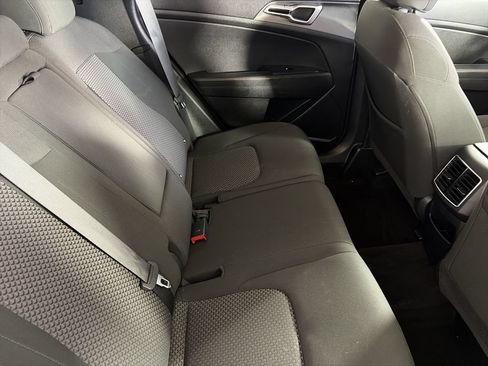 Used 2025 Kia Sportage LX FWD image 22