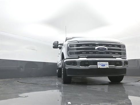 Certified 2025 Ford F350 Lariat image 27