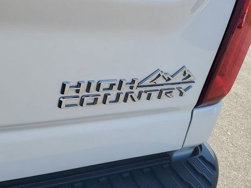 Used 2024 Chevrolet Silverado 2500 High Country w/ Technology Package image 30