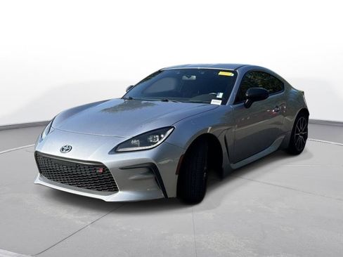 Used 2023 Toyota GR86 RWD image 2
