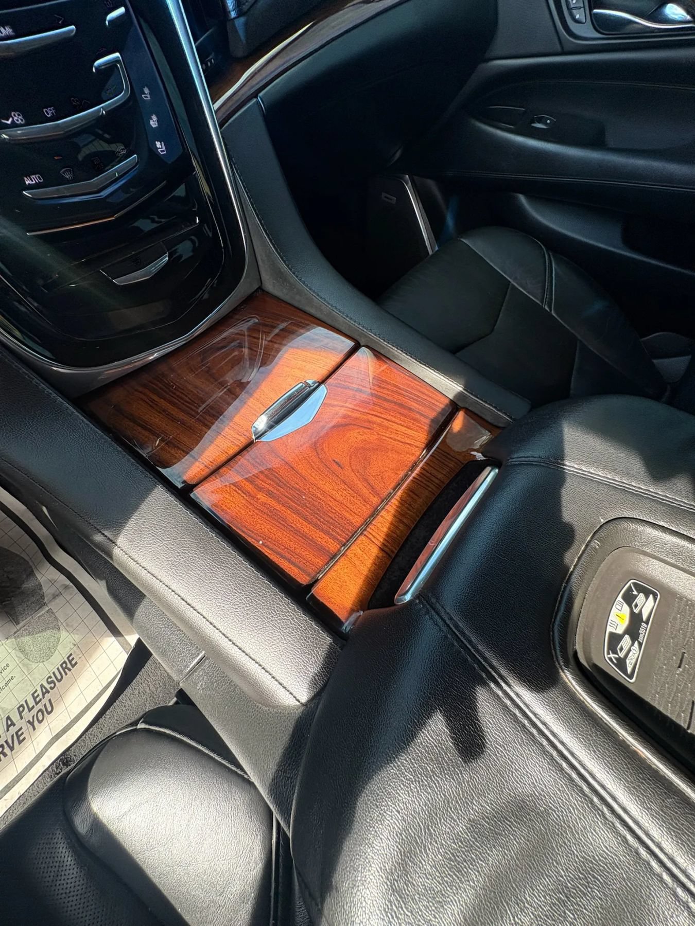 Used 2015 Cadillac Escalade ESV Luxury AWD/4WD image 25
