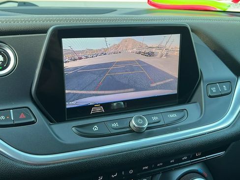 Used 2020 Chevrolet Blazer LT FWD image 19