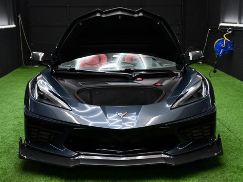 Used 2021 Chevrolet Corvette Stingray Coupe w/ Z51 Performance Package RWD image 22
