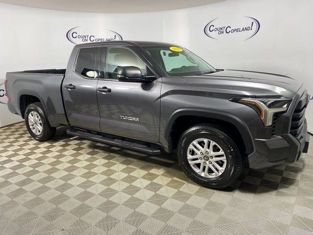 Used 2022 Toyota Tundra SR5 w/ SR5 Convenience Package RWD image 1