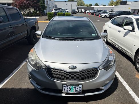 Used 2016 Kia Forte EX w/ EX Premium Package FWD image 2
