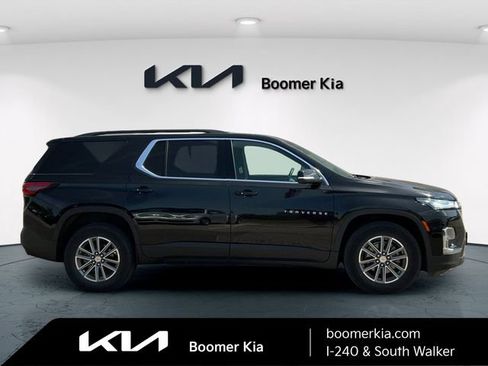 Used 2023 Chevrolet Traverse LT FWD image 4