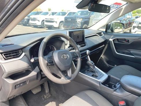 Used 2025 Toyota RAV4 LE AWD/4WD image 10