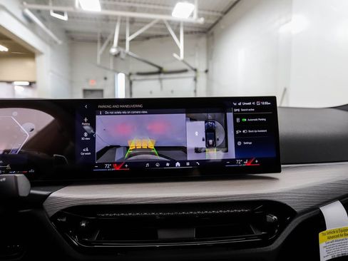 Used 2025 BMW 430i xDrive w/ Premium Package image 16