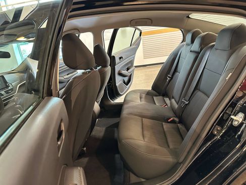 Used 2025 Nissan Altima 2.5 SV FWD image 24