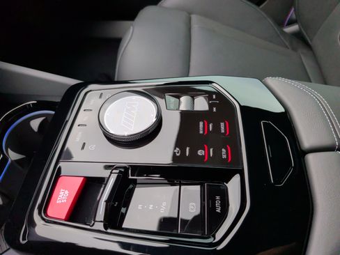 Used 2026 BMW M5 w/ Executive Package image 26