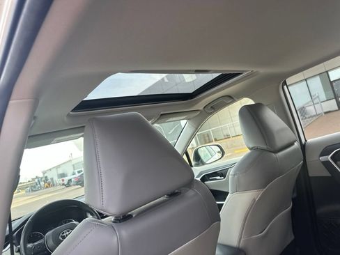 Used 2019 Toyota RAV4 XLE Premium FWD image 26