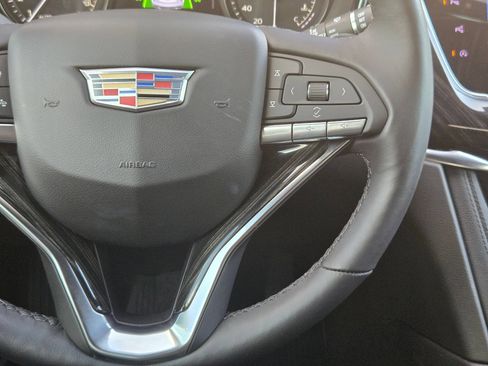 Used 2022 Cadillac XT6 Premium Luxury w/ Technology Package FWD image 23