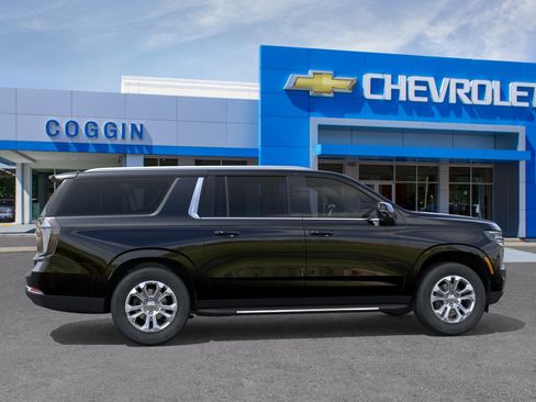 New 2026 Chevrolet Suburban LT w/ Comfort Package AWD/4WD image 5