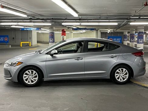Used 2017 Hyundai Elantra SE image 26