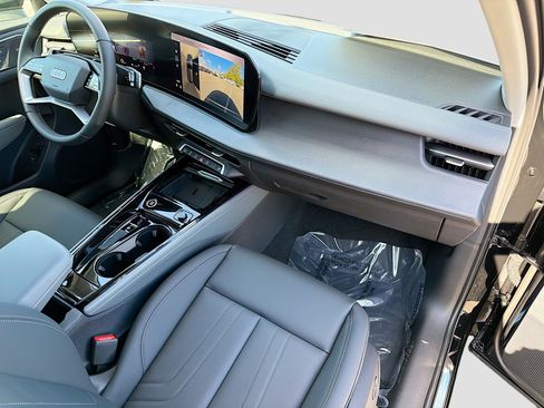 New 2026 Audi Q3 quattro 2.0T AWD/4WD image 13