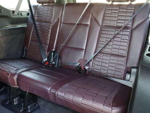 Certified 2024 Cadillac Escalade ESV V image 30