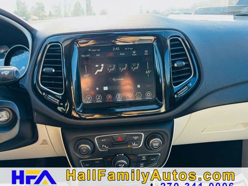 Used 2021 Jeep Compass Limited AWD/4WD image 17