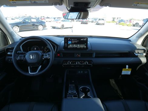 New 2025 Honda Pilot Touring image 20