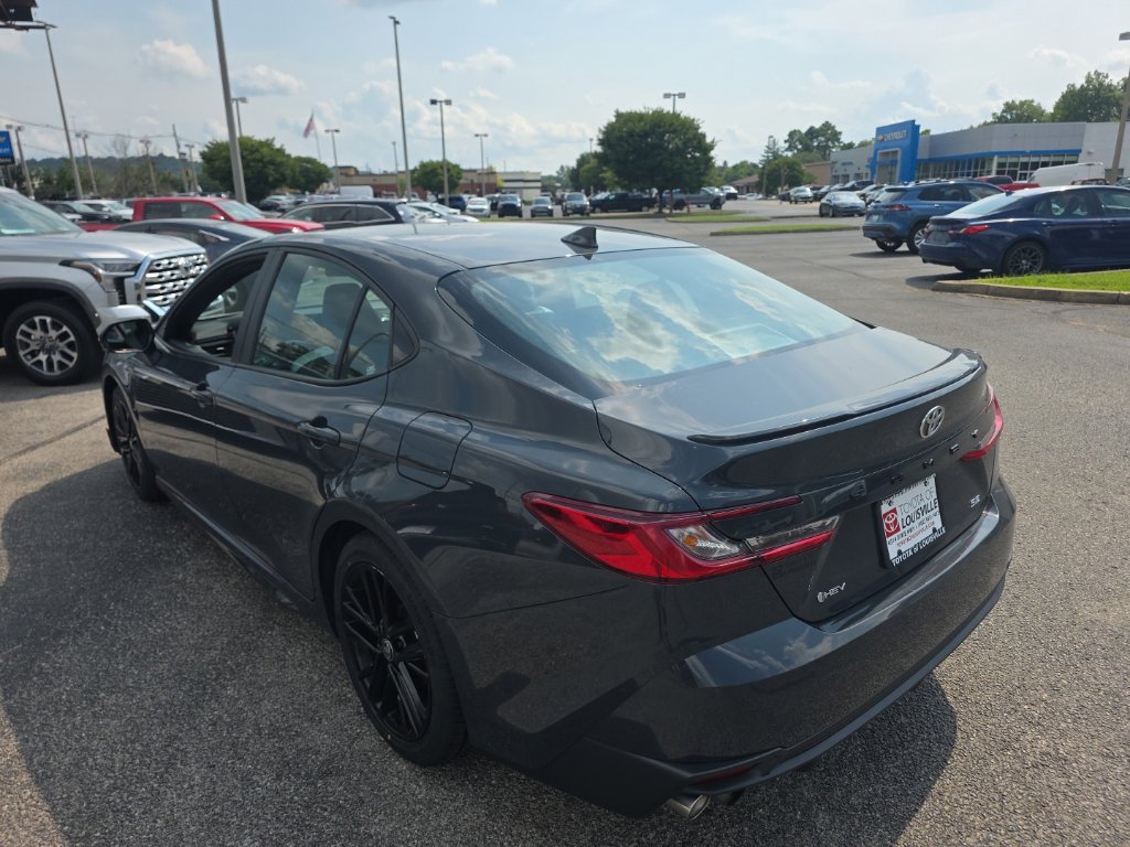 Used 2025 Toyota Camry SE FWD image 6