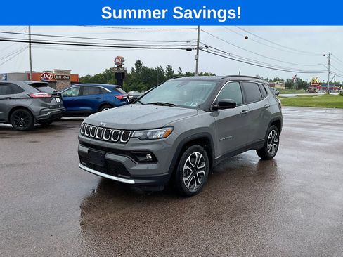 Used 2024 Jeep Compass Limited AWD/4WD image 3