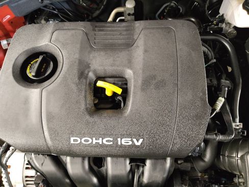 Used 2018 Hyundai Elantra SEL FWD image 30