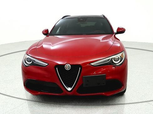Used 2022 Alfa Romeo Stelvio Ti AWD/4WD image 2