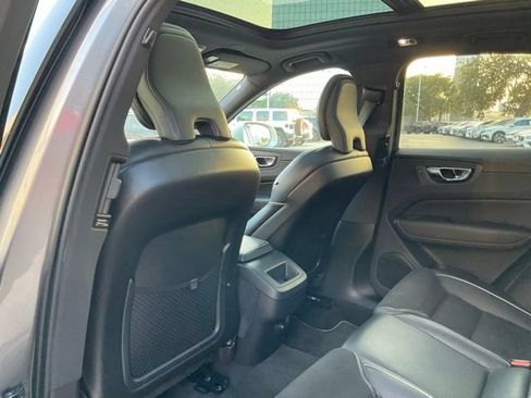 Used 2019 Volvo XC60 T5 R-Design FWD image 20