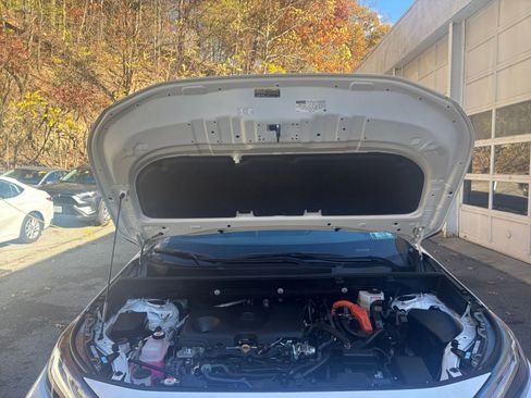 Used 2025 Toyota RAV4 LE image 31